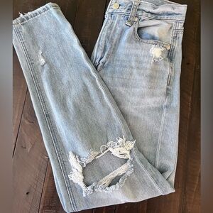 American Eagle Size 2 Mom Jeans Stretch Distressed Light Wash Denim Retro Boho